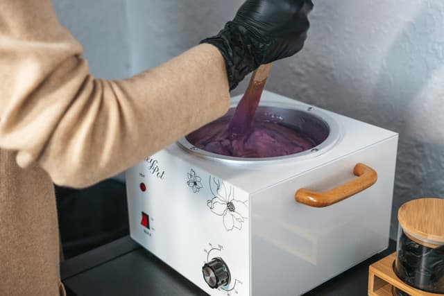 Wax pot used for brow waxing